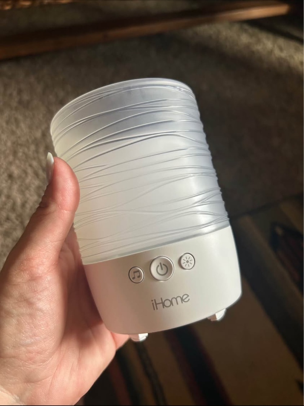 iHome White Wrapped-Texture Aroma Diffuser with Night Light